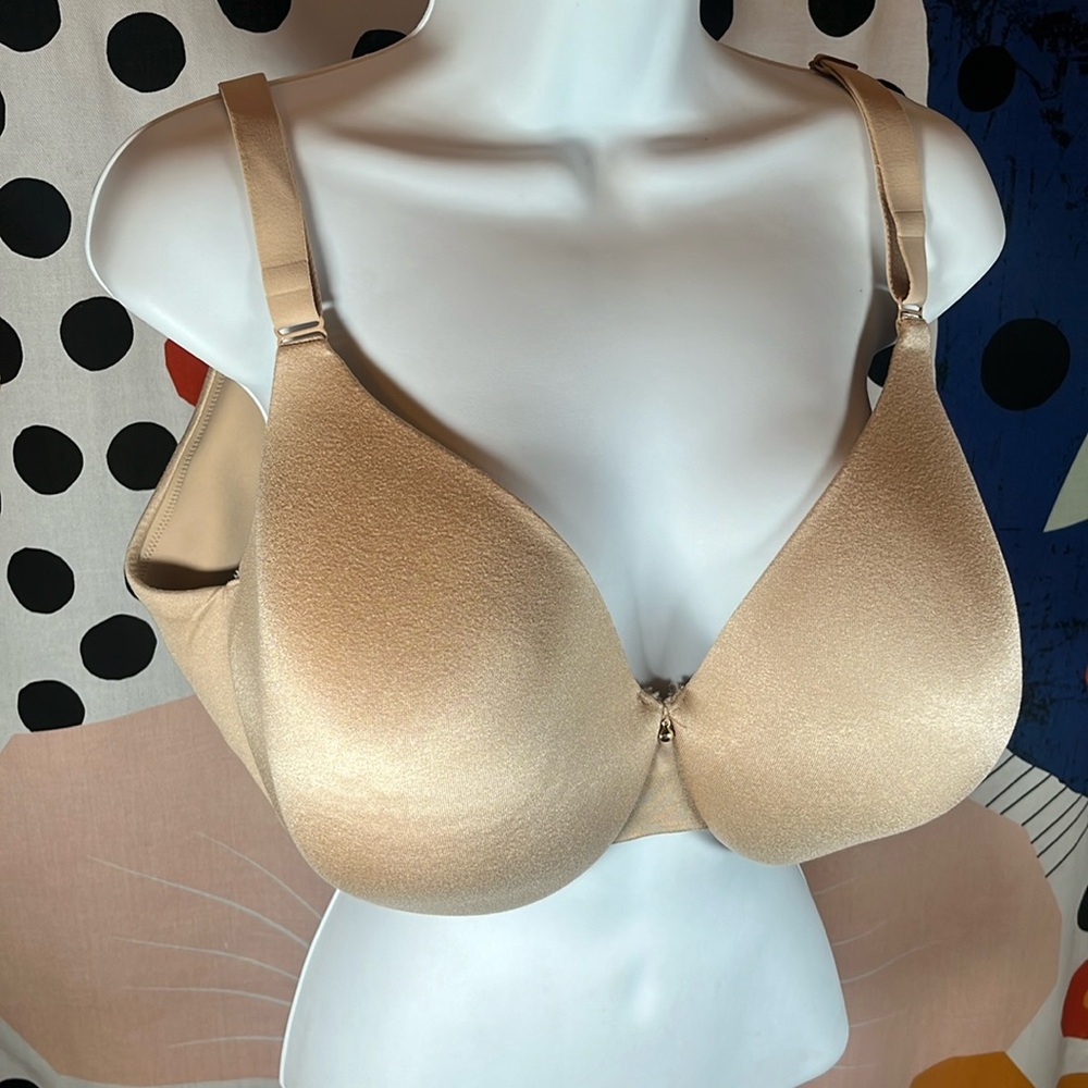 2 Cacique Bras (1 is brand new!)